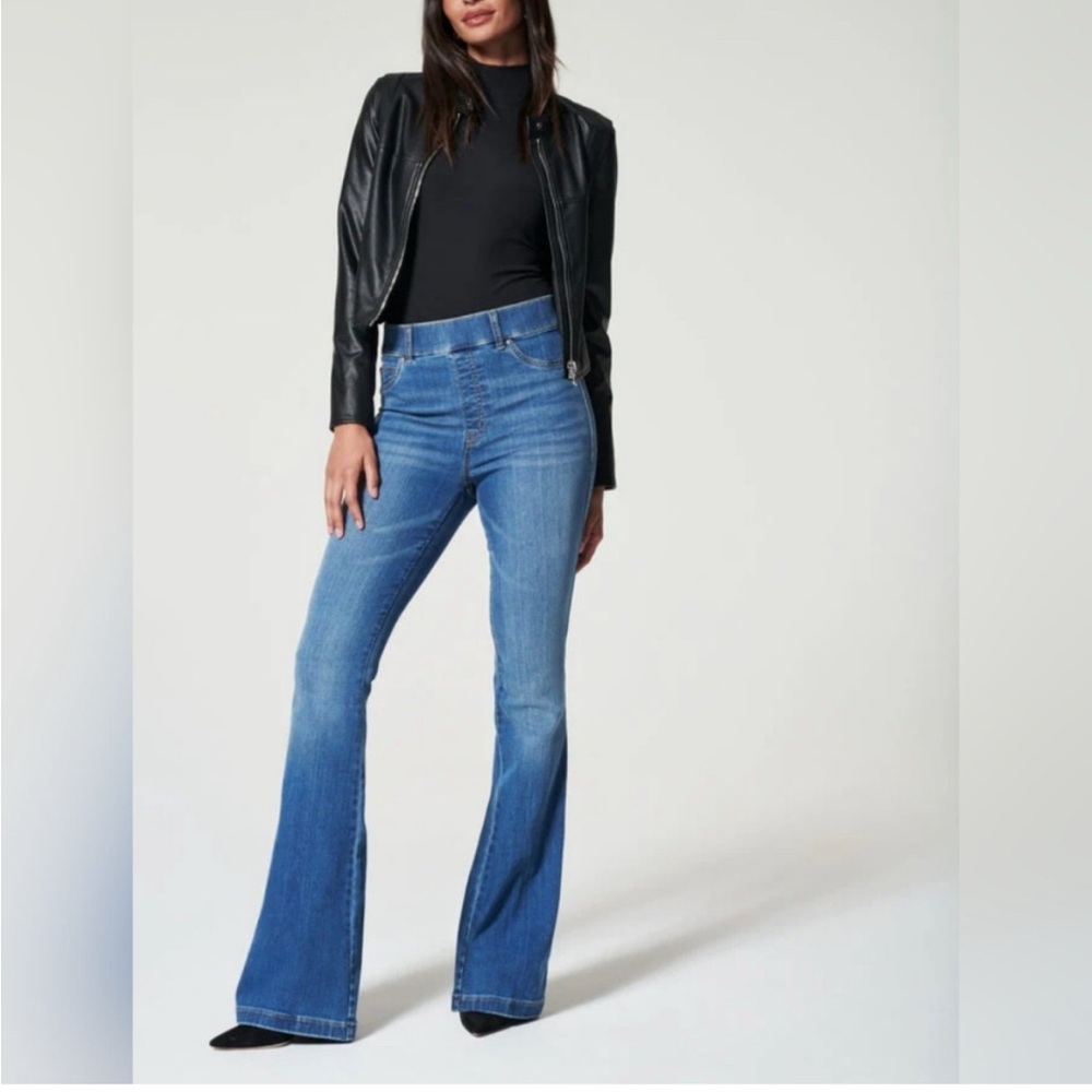 SPANX Classic Blue Women's flare Jeans